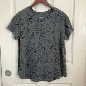 Old Navy | Gray & Black Floral | Everyday Crew Neck Top